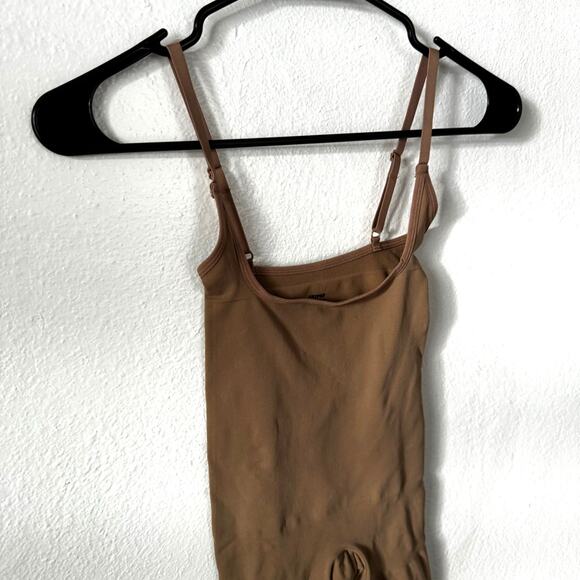 NWOT SKIMS Seamless Sculpt Open Bust Shortie Bodysuit Women XXS Sienna Bust Lift - Picture 3 of 5